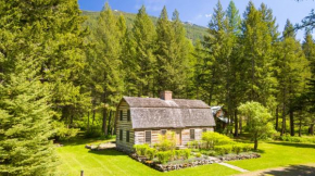 Living in the Past Log Home - Mins From Glacier!